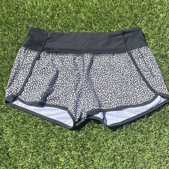 LIKE NEW LULULEMON Run Times Short! - Picture 6 of 9